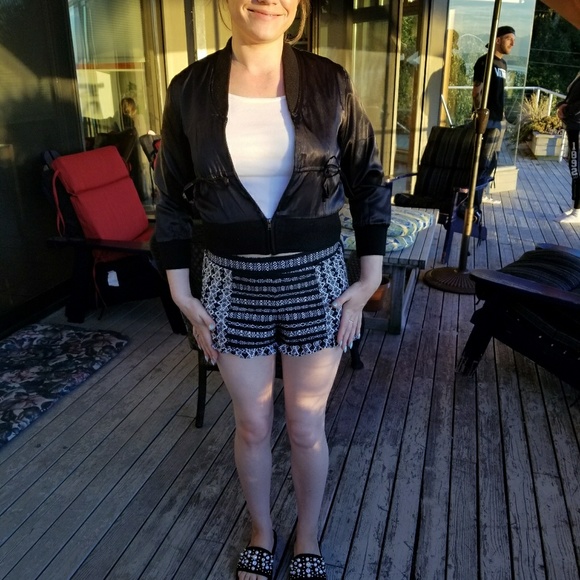 Black Cropped satin bomber jacket NWT! - Picture 3 of 3